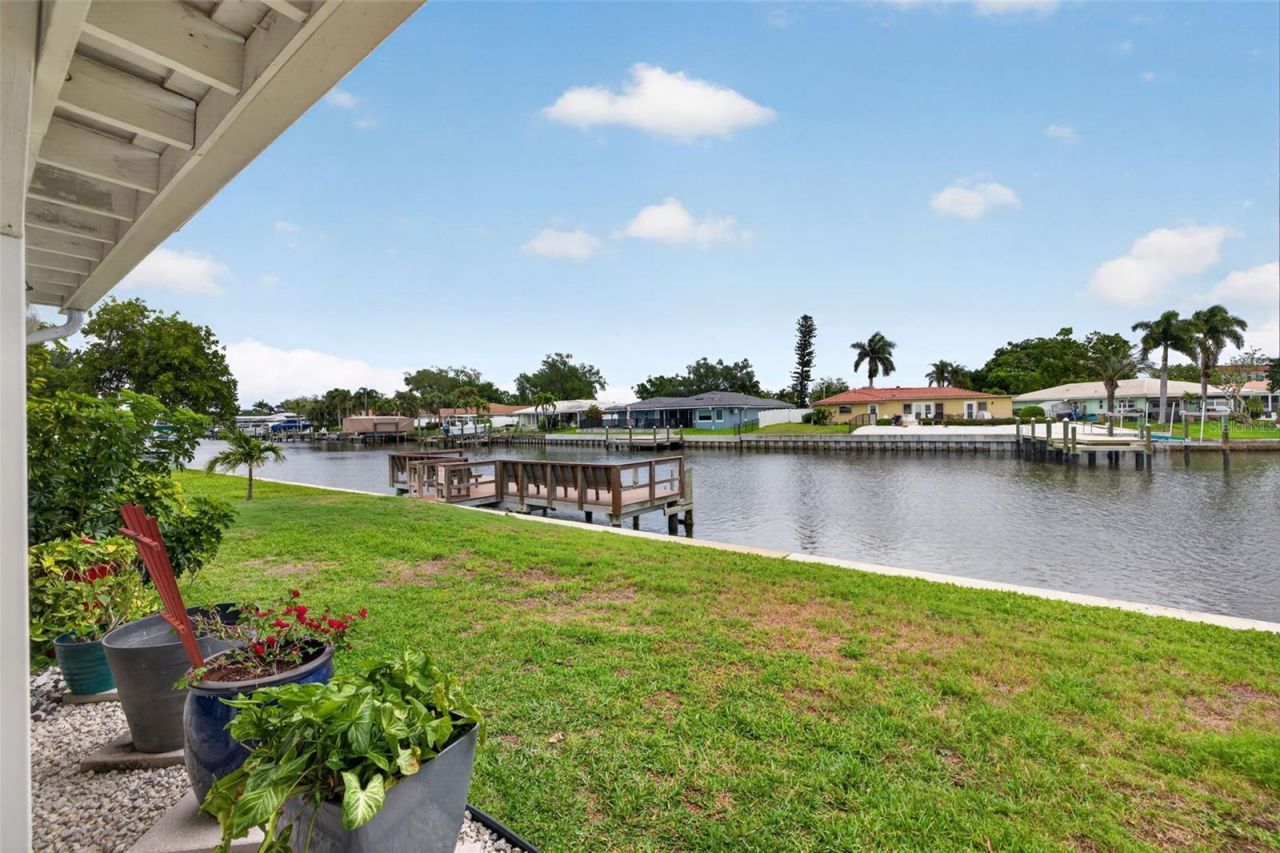 6537 Cape Hatteras Way Ne, Unit 1, Saint Petersburg, FL 33702 Photo