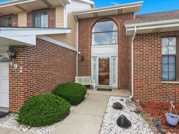 492 Victoria Lane, Wood Dale, IL 60191