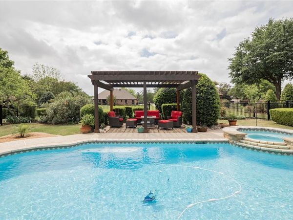 671 Brookglen Court, Waxahachie, TX 75165