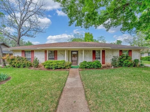 533 Topeka Drive, Woodway, TX 76712