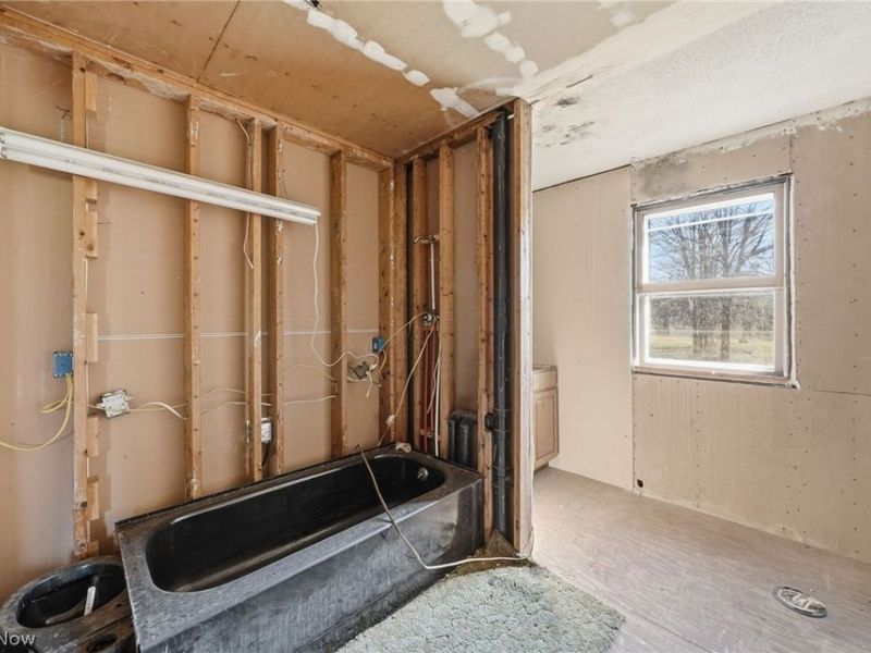 9800 Williams Road, Diamond, OH 44412 Photo 12