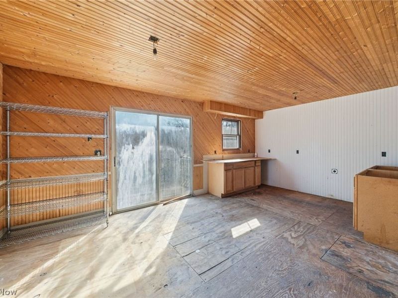 9800 Williams Road, Diamond, OH 44412 Photo 8