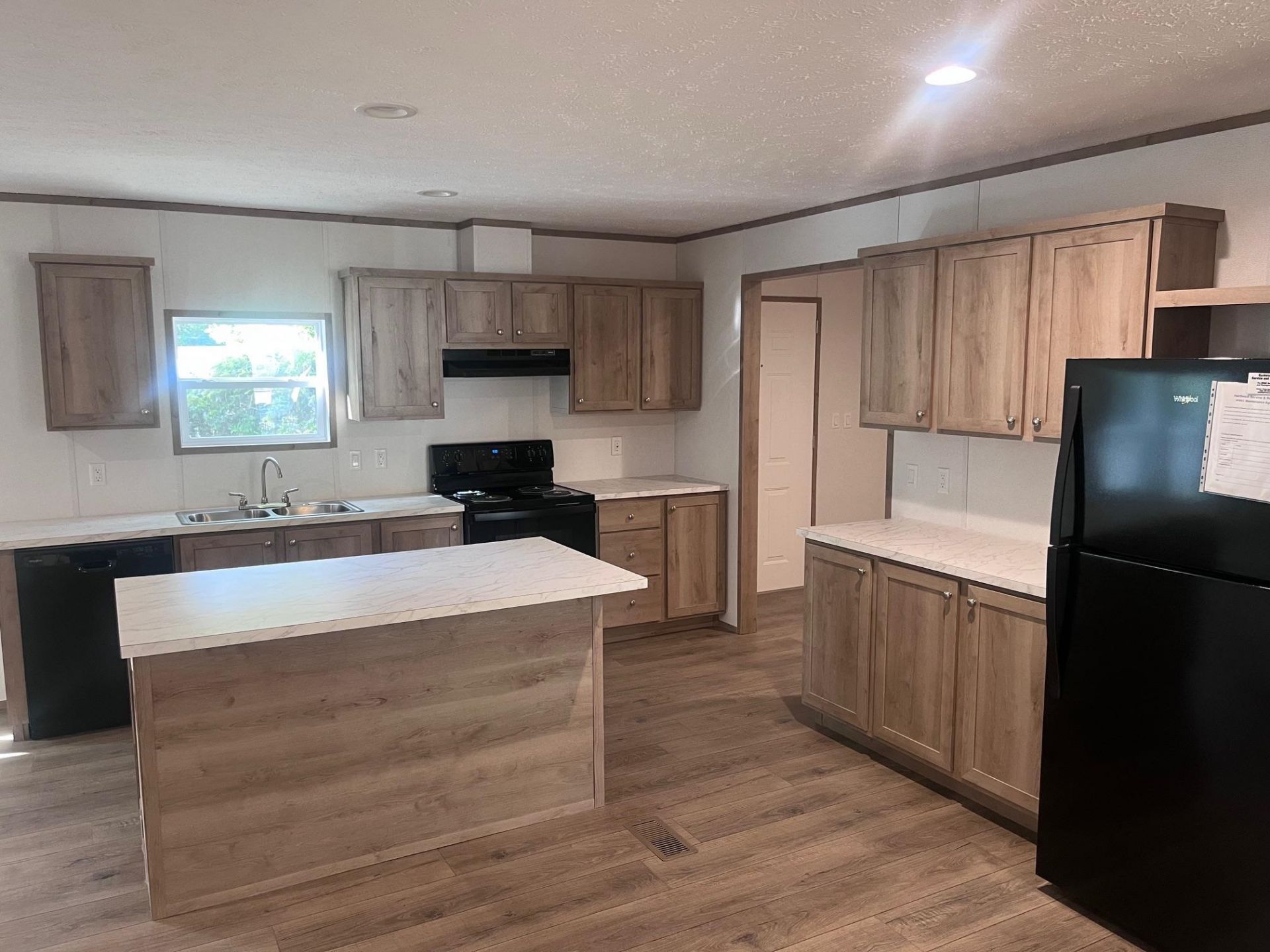 800 Columbia Dr. Photo 14