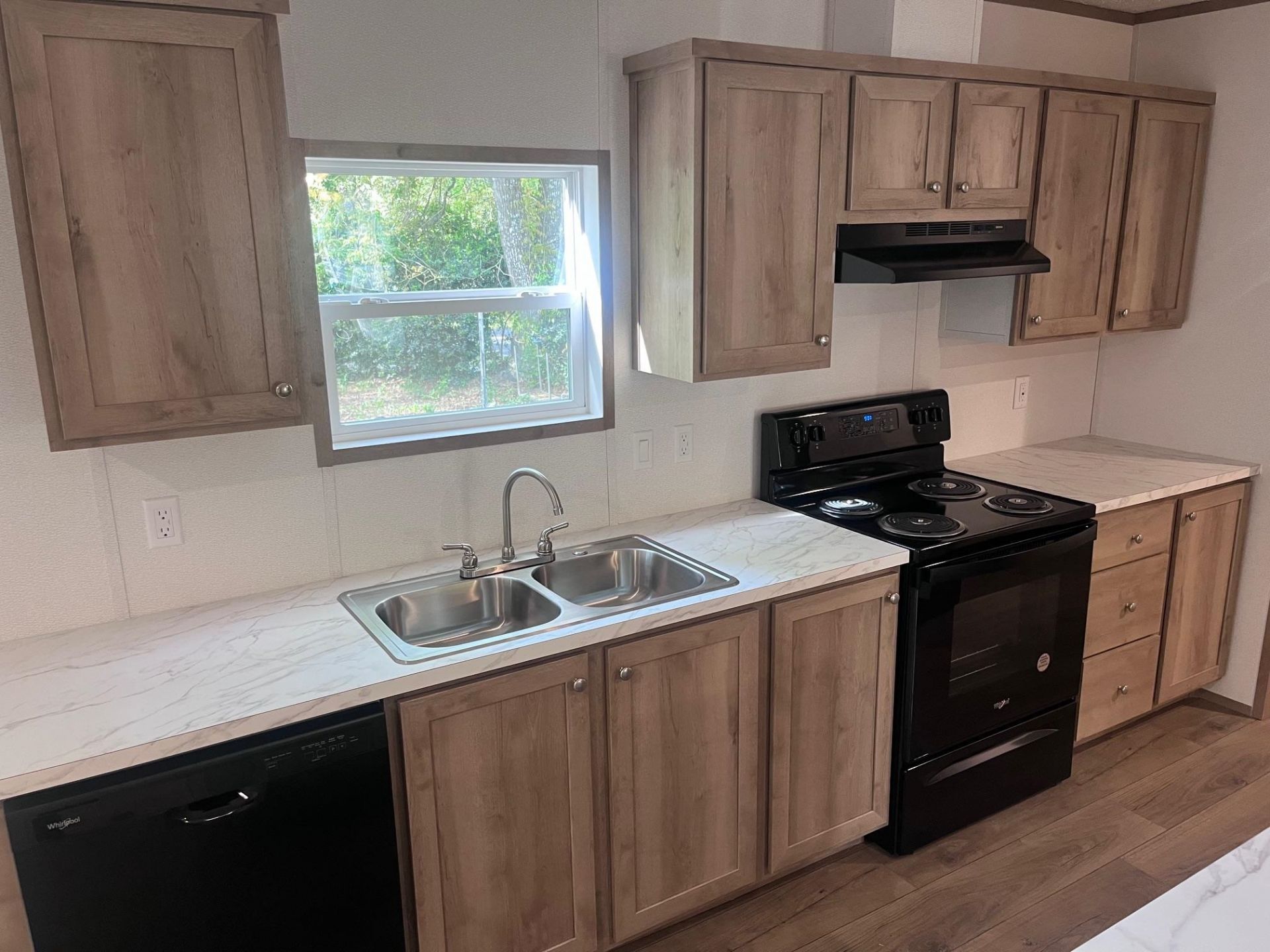 800 Columbia Dr. Photo 16