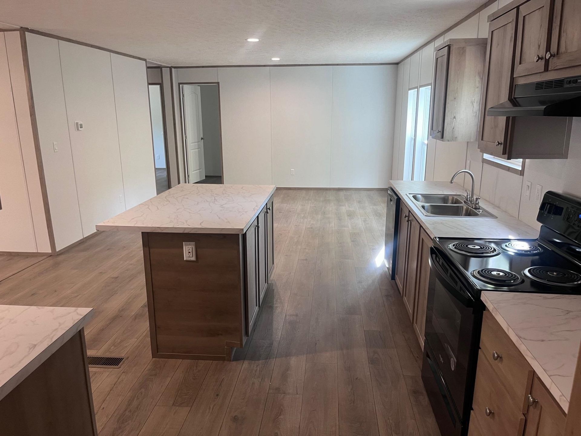 800 Columbia Dr. Photo 19