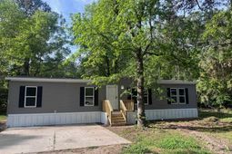 800 Columbia Dr. photo 4