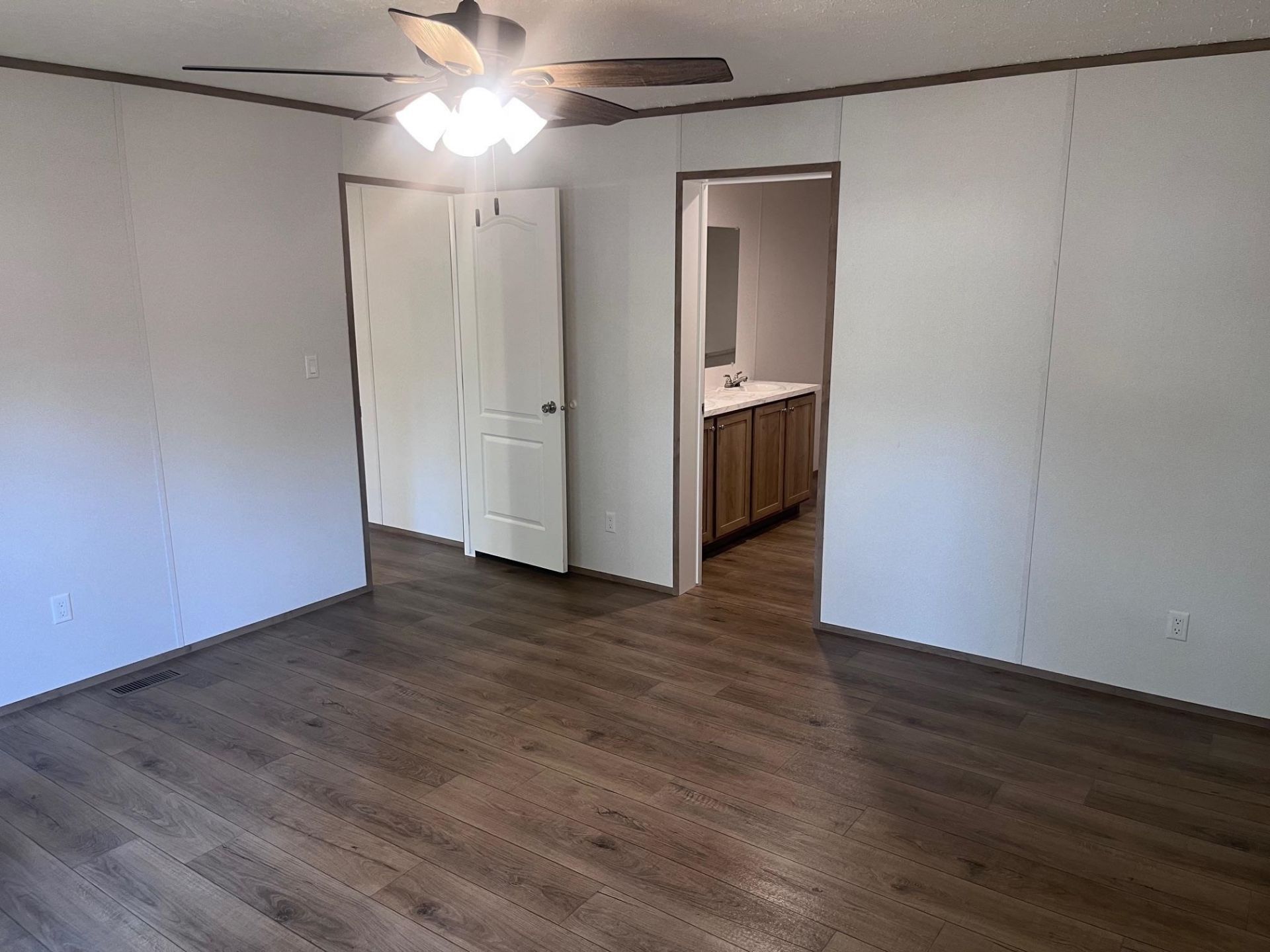 800 Columbia Dr. Photo 25