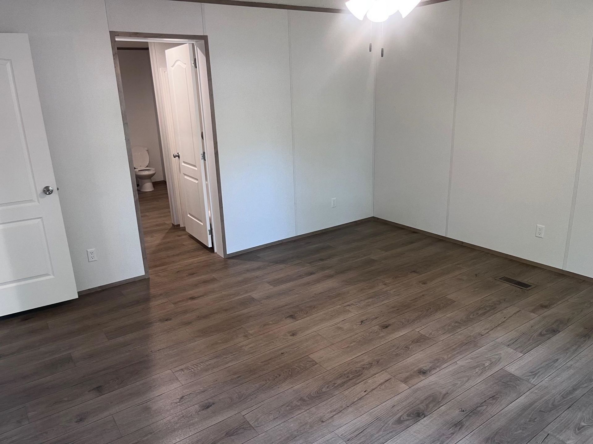 800 Columbia Dr. Photo 26