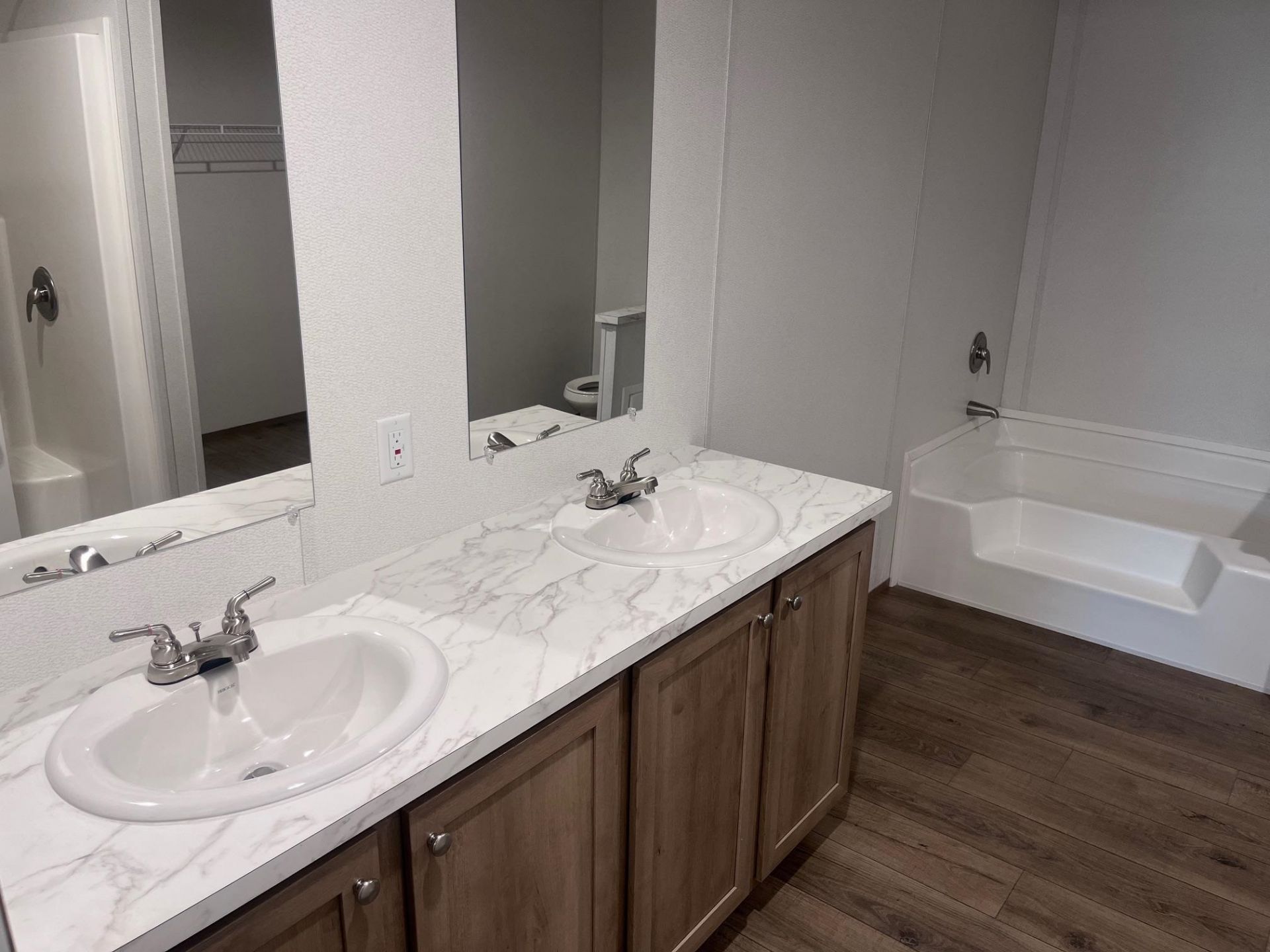 800 Columbia Dr. Photo 39