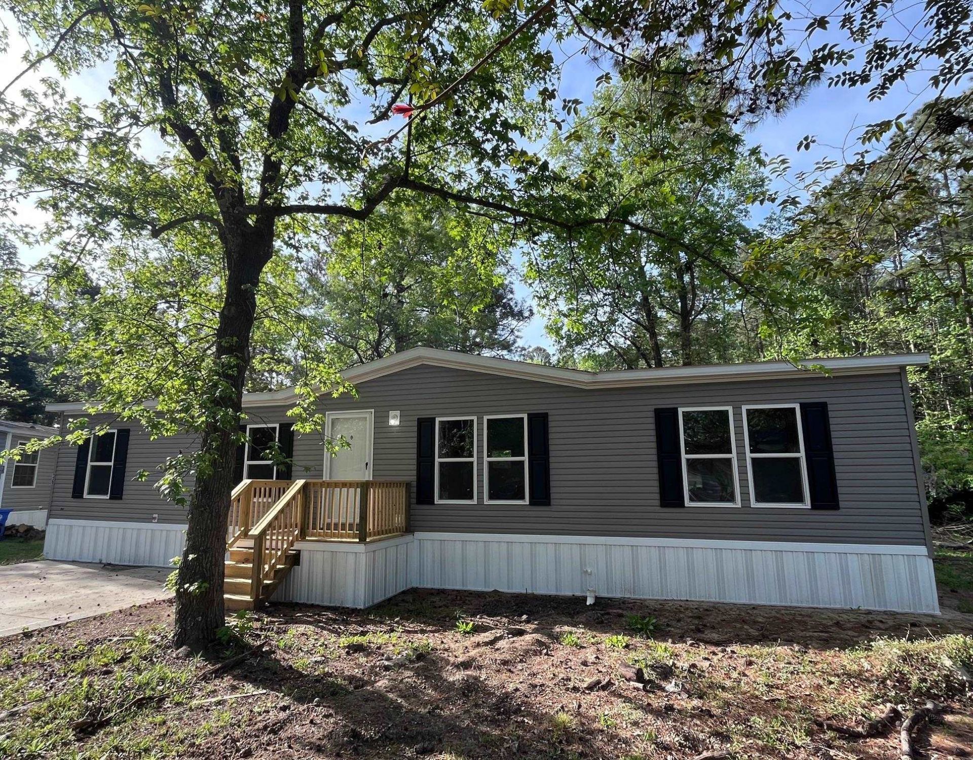 800 Columbia Dr. Photo 4