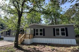 800 Columbia Dr. photo 4