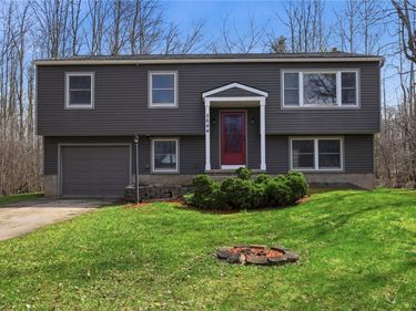 5644 Van Cruyningham Road, Williamson, NY 14589