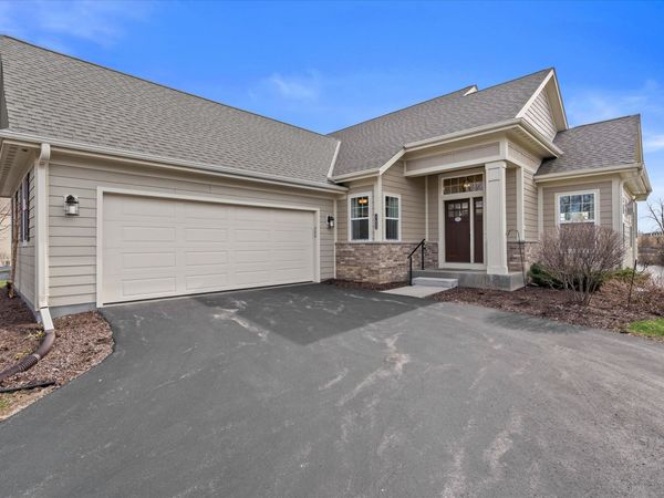 17955 Ashlea Dr, Unit 10, Brookfield, WI 53045