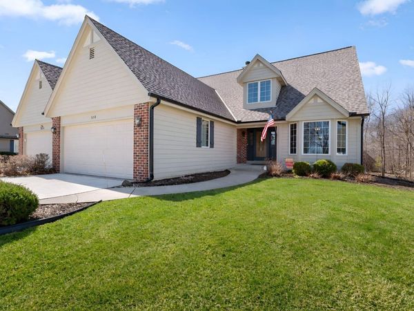 565 S McPride Ln, Unit B, Brookfield, WI 53045