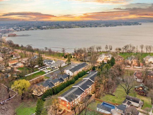 1305 W Main St, Unit 202, Lake Geneva, WI 53147