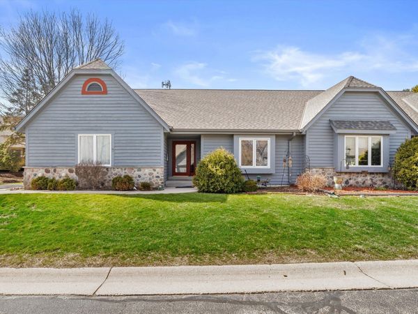 308 King William Ct S, Waukesha, WI 53186