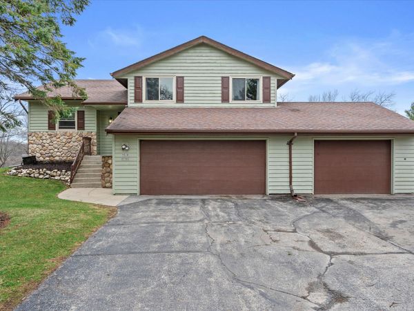 W324S7701 Paul Ln, Mukwonago, WI 53149