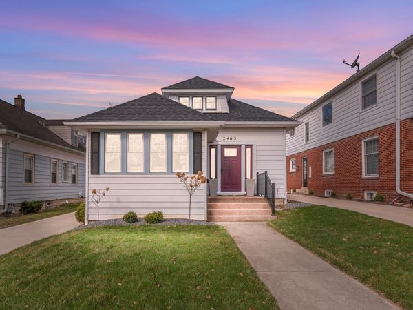 2463 N 65th St, Wauwatosa, WI 53213