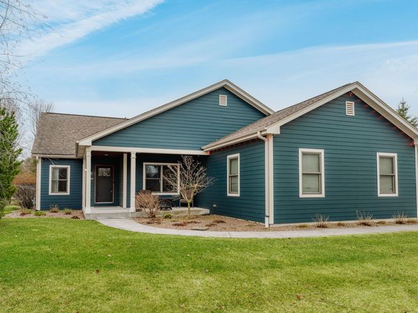 1841 Kissel Dr, Hartford, WI 53027