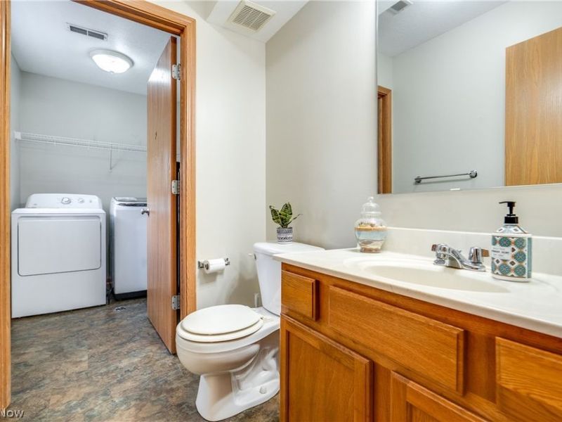 2325 Lakeside Drive, Lakemore, OH 44250 Photo 15