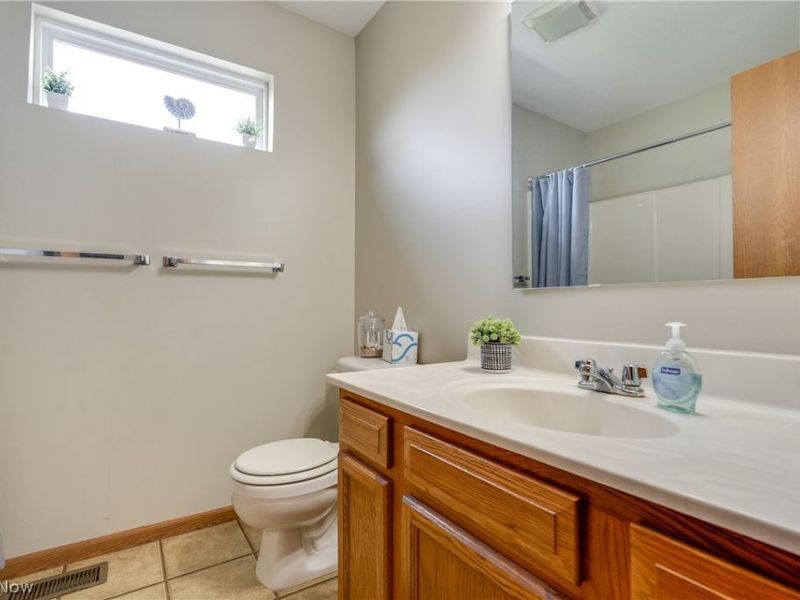 2325 Lakeside Drive, Lakemore, OH 44250 Photo 19