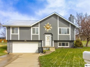 18910 Costanzo Circle, Elkhorn, NE 68022