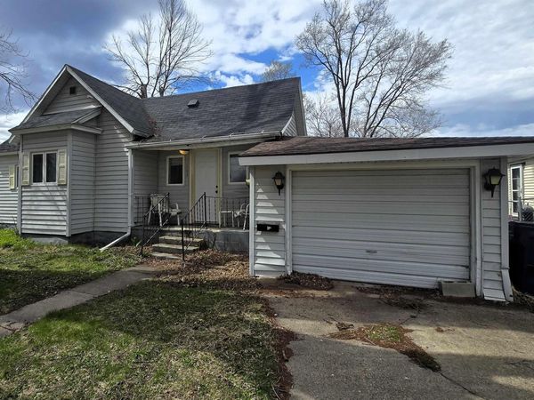 103 Sycamore Street, LaPorte City, IA 50651