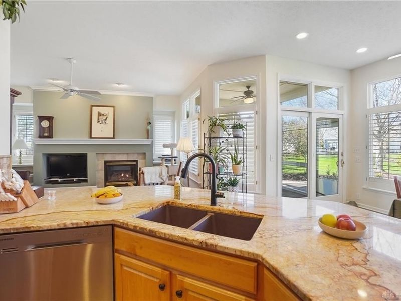 582 Yankee Trace Drive, Centerville, OH 45458 Photo 14