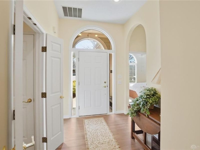 582 Yankee Trace Drive, Centerville, OH 45458 Photo 4