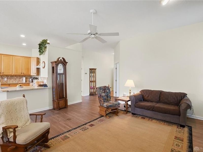 582 Yankee Trace Drive, Centerville, OH 45458 Photo 6