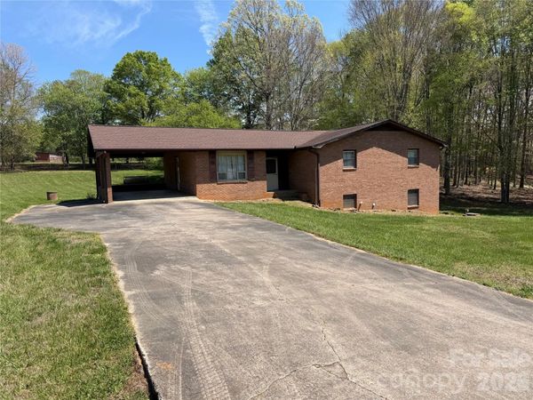 1466 Peaceful Valley Drive , Hickory, NC 28602