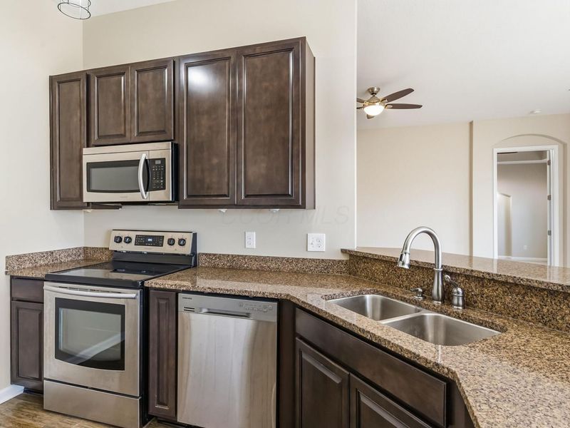 3595 Evelynton Avenue, Lewis Center, OH 43035 Photo 7