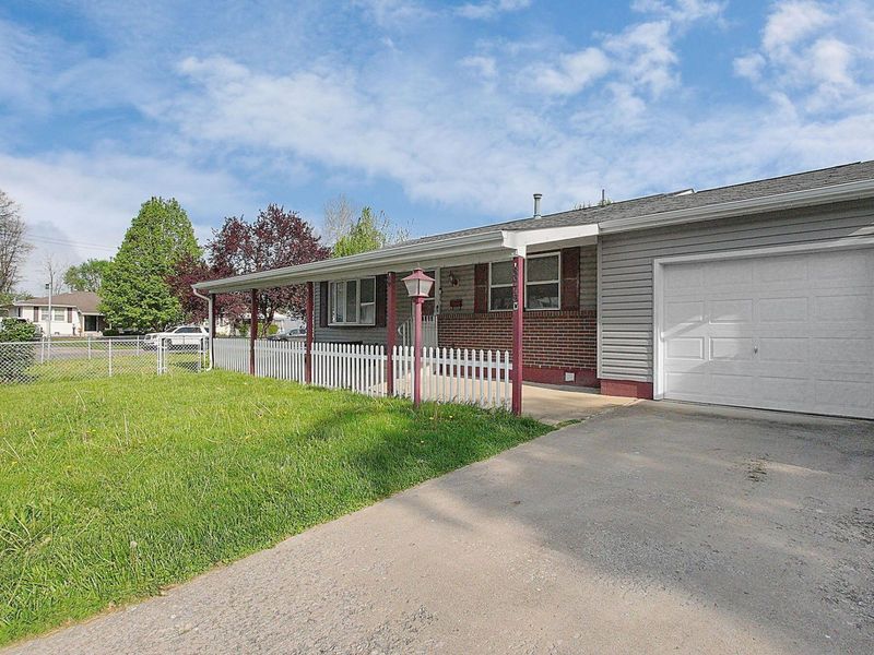 3978 Hillman Road W, Columbus, OH 43207 Photo 4