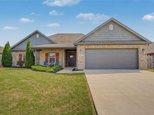911 Hancock Street , Prairie Grove, AR 72753