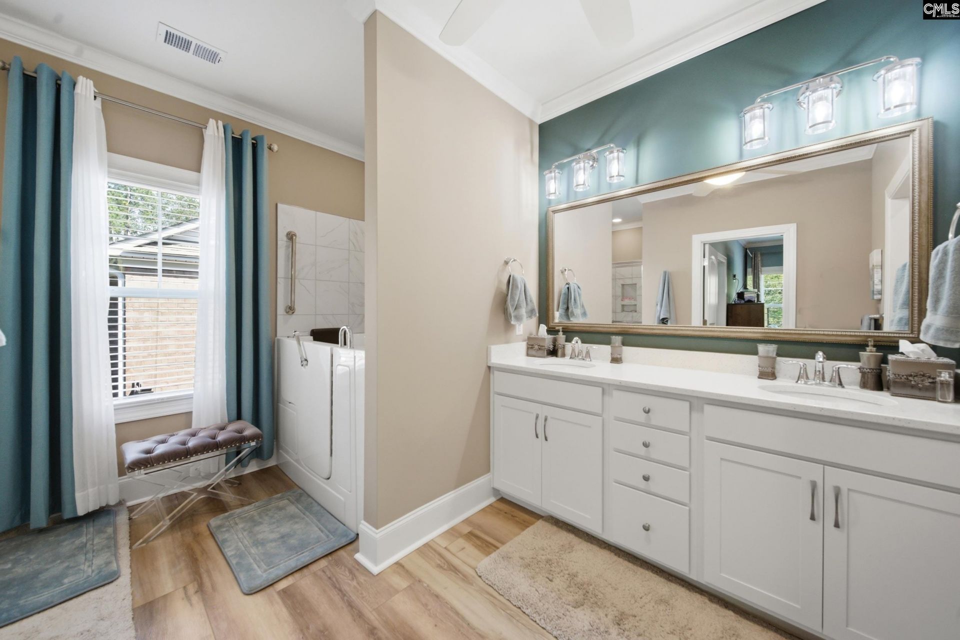 305 Daymark Drive Photo 23