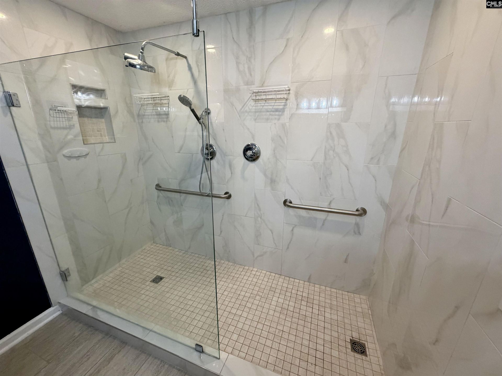 201 Aderley Oak Loop Photo 13