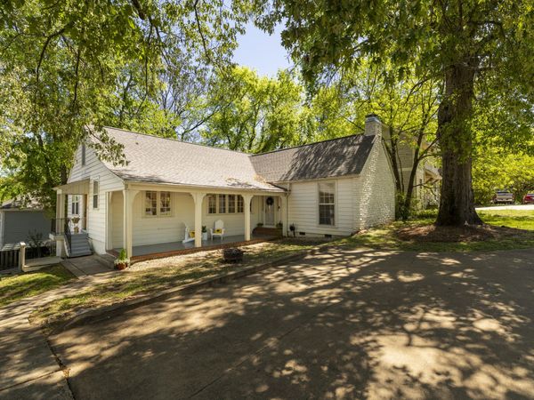 210 N Montgomery, Starkville, MS 39759