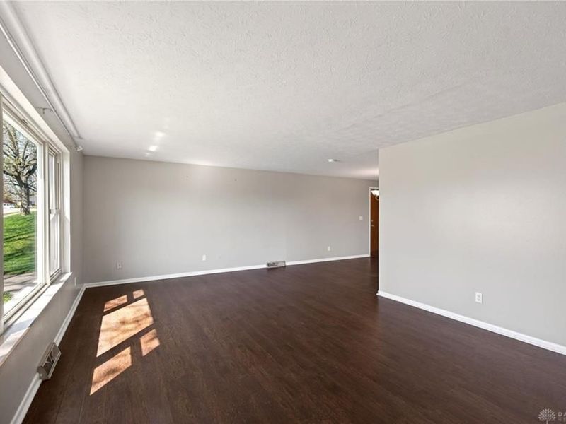 549 E Alkaline Springs Road, Vandalia, OH 45377 Photo 6