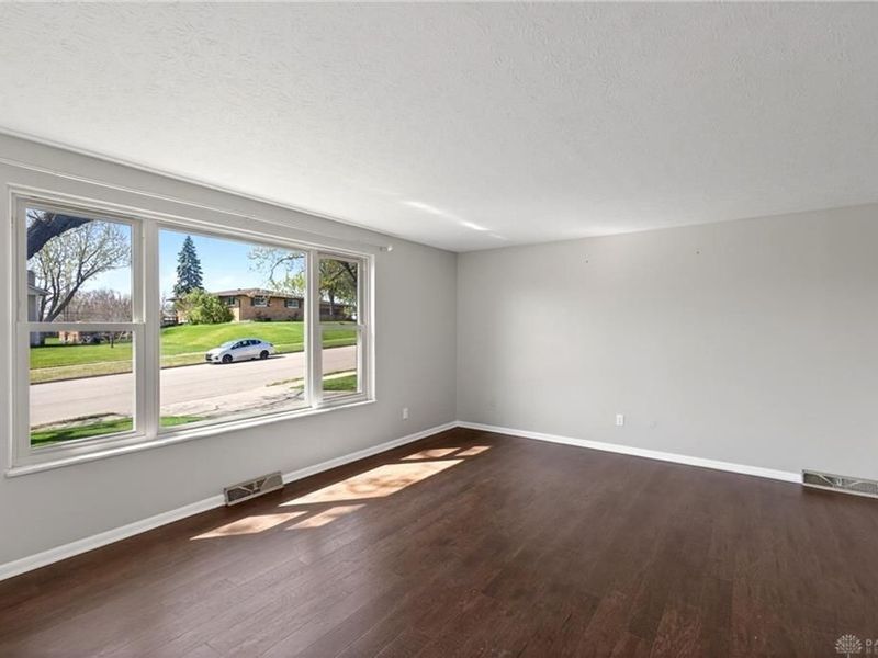 549 E Alkaline Springs Road, Vandalia, OH 45377 Photo 7