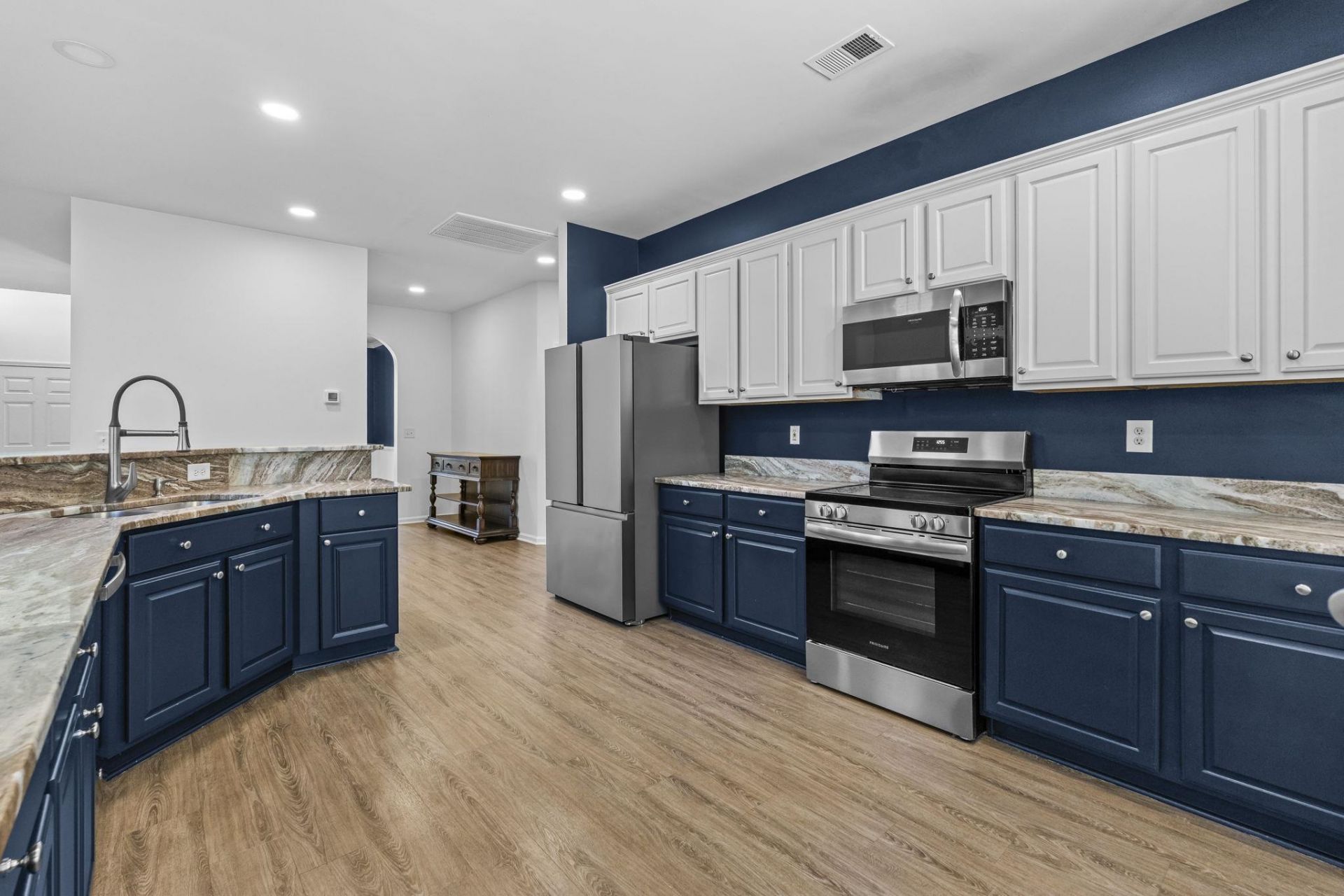 3333 Picket Fence Ln. Photo 9