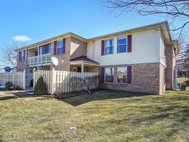 61101 Greenwood Drive, South Lyon, MI 48178