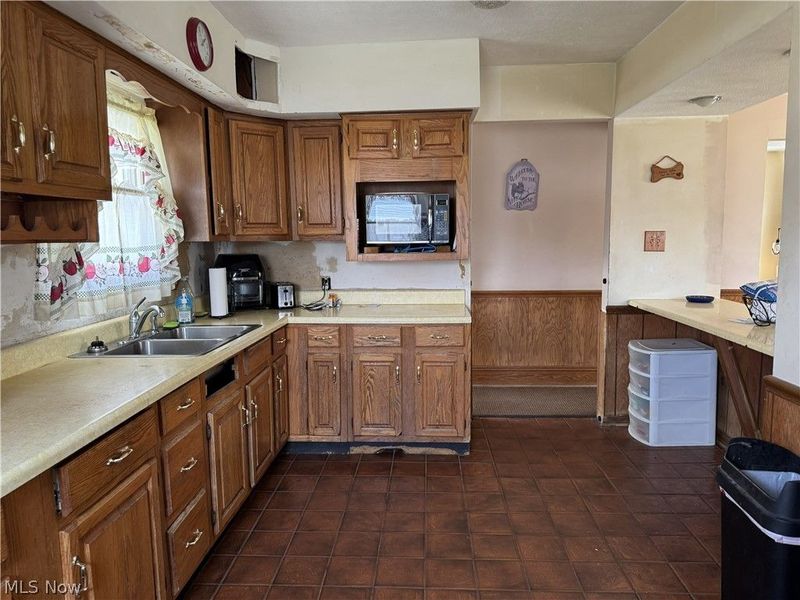 2112 Warren Avenue, Akron, OH 44320 Photo 9