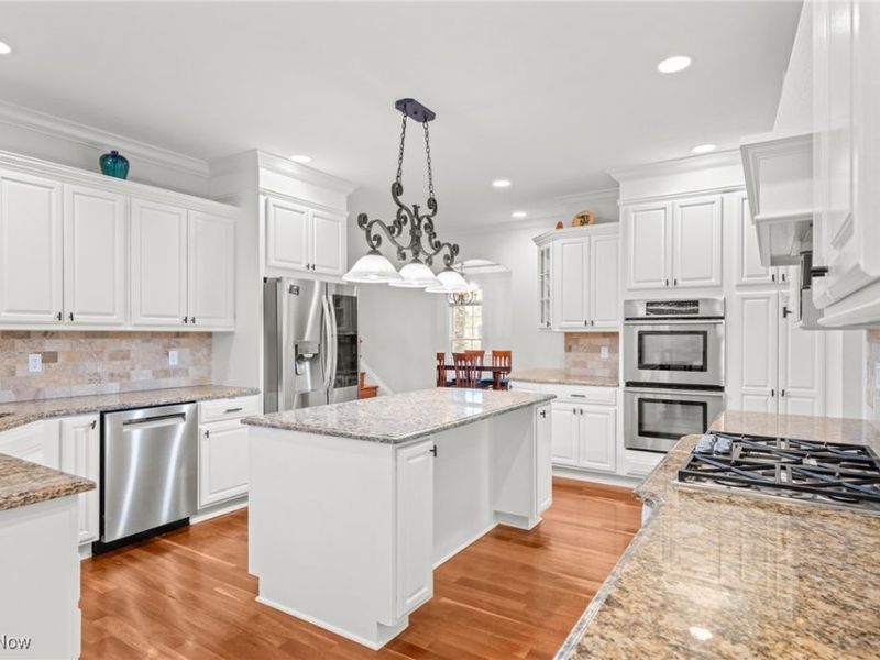 343 Glasgow Drive, Highland Heights, OH 44143 Photo 11