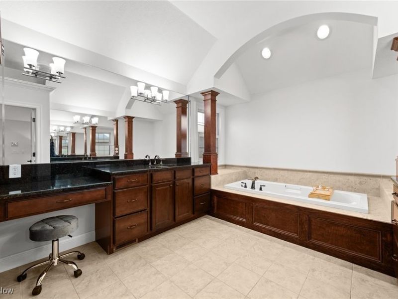 343 Glasgow Drive, Highland Heights, OH 44143 Photo 22