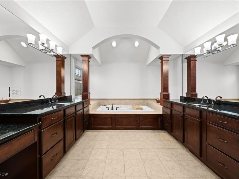 343 Glasgow Drive, Highland Heights, OH 44143 Photo 23