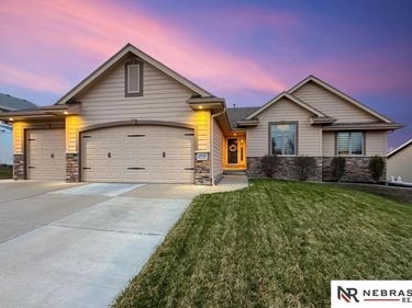 19518 Wirt Street, Omaha, NE 68022