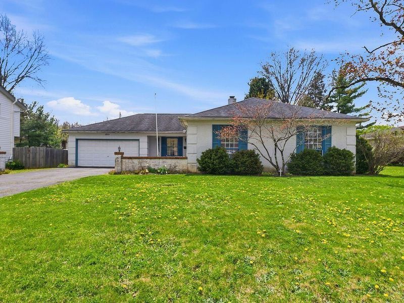 6881 Roundelay Road N, Reynoldsburg, OH 43068 Photo 2