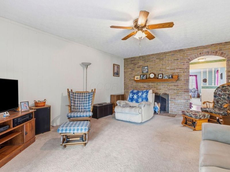 6881 Roundelay Road N, Reynoldsburg, OH 43068 Photo 6