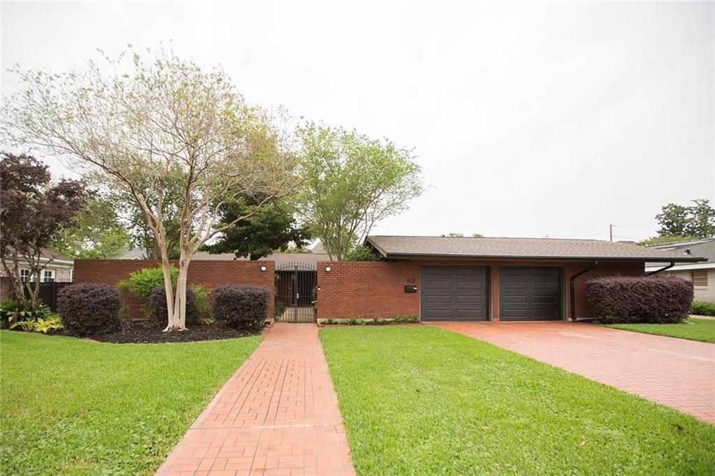 113 MEADOWBROOK Drive, Gretna, LA 70056