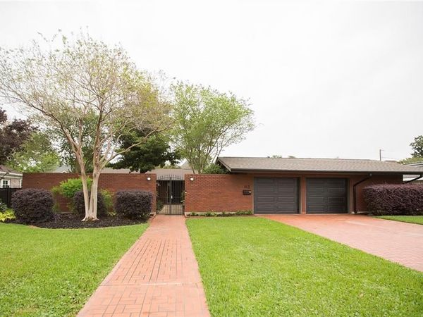 113 MEADOWBROOK Drive, Gretna, LA 70056